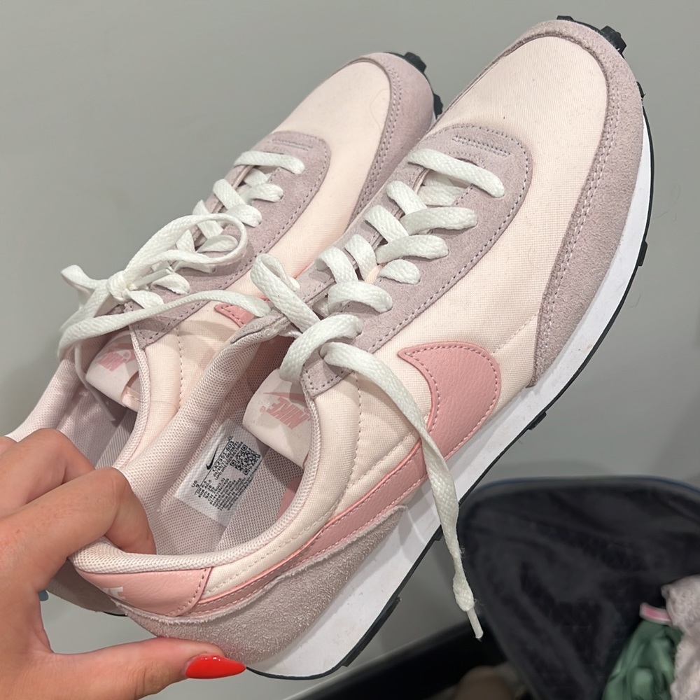 brand new pink nike sneakers  size 9